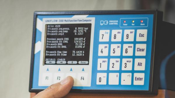 UNIFLOW-200 Flow Computer front panel
